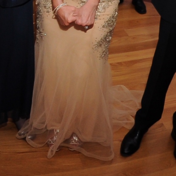 Clarrise evening gown - Picture 4 of 5